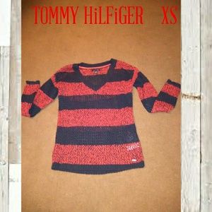 FASHiON FORWARD V-NECK SWEATER